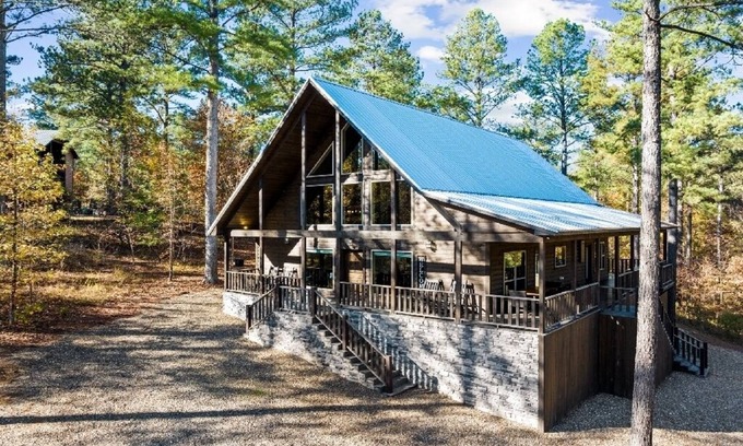 Golden Cabin | Shadow Dancer 🌊 Creek Lot Cabin: 🎮 Games, 🤸 Playset, 🔥 Hot Tub, & More!