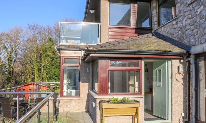 Arnside Cottage | SHADY BOWERS, with a garden in Arnside