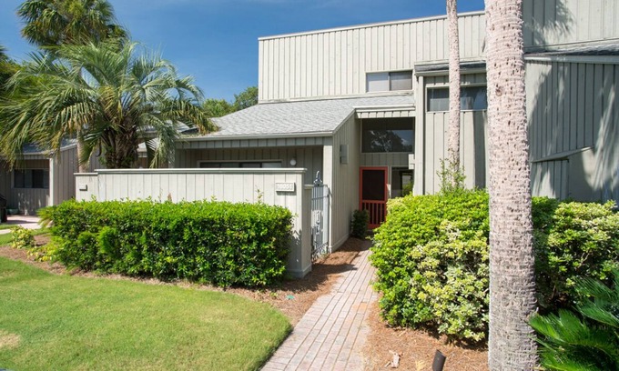 Sawgrass House | Shady Palms Pet-friendly townhouse w/beach access