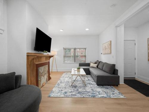 Shadyside Apartment | Shadyside, Central !1 Spacious & Modern 1 Bedroom with Parking