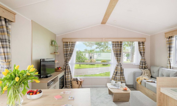 Tiddington House | Shakespeare Caravan