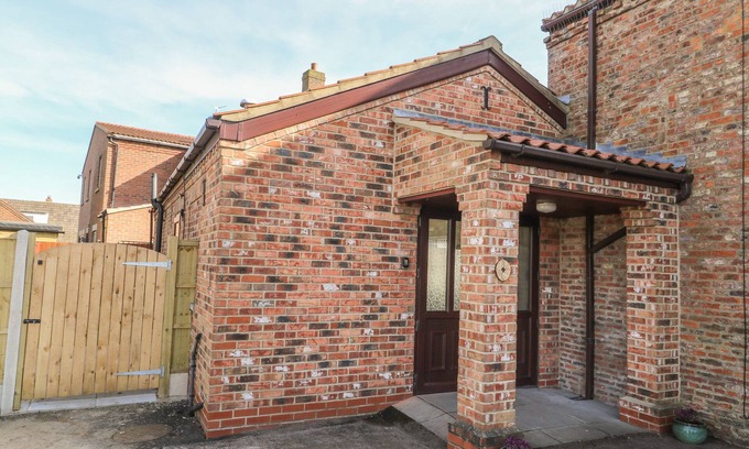 Barlby House | SHAMROCK, pet friendly, with a garden in Barlby