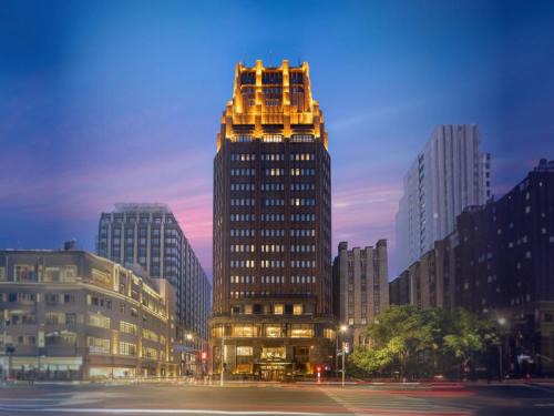 Downtown Shanghai Hotel | Shanghai Park Hotel - Hudec Excellent Historical Building - Priority Access for Classic Butterfly Cookies Without queuing to guests