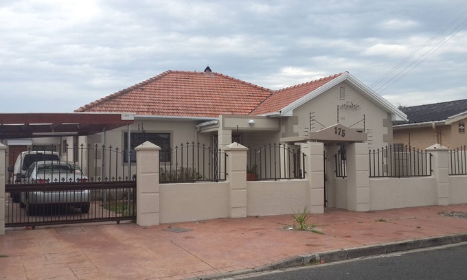 Lansdowne House | Shared Accommodation With A Live-in Host.