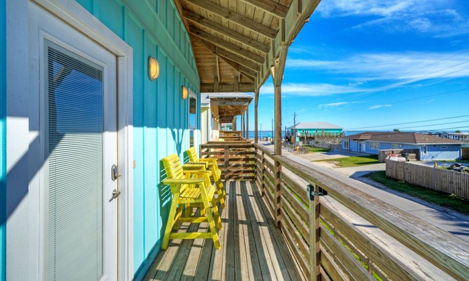 Flour Bluff House | Shared Pool w/Bay Views, Boat Dock | Fishing | Big Slough by AvantStay