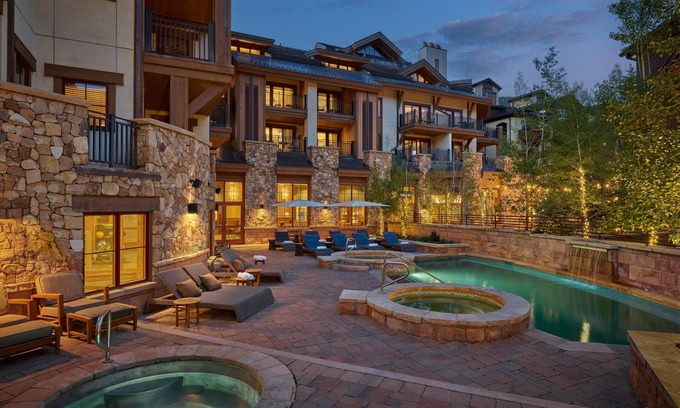 Vail Resort | Sharply Appointed Plaza Room with Custom Artwork - Steps to Pool, Dining & Spa