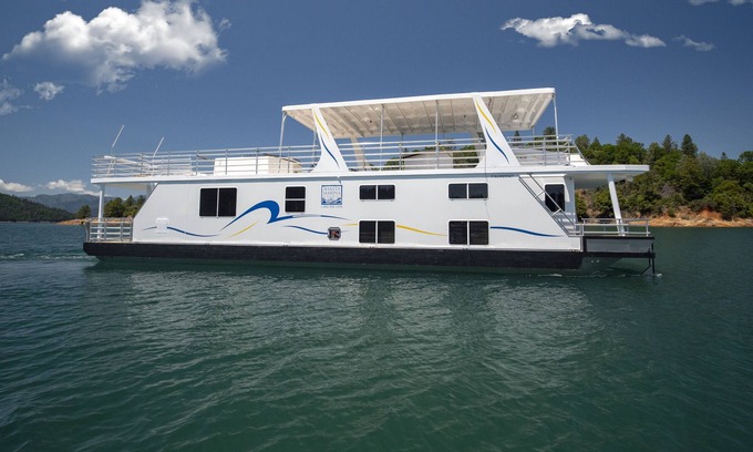 Lakehead Boat Rental | Shasta Marina at Packers Bay Sumerset Houseboat.