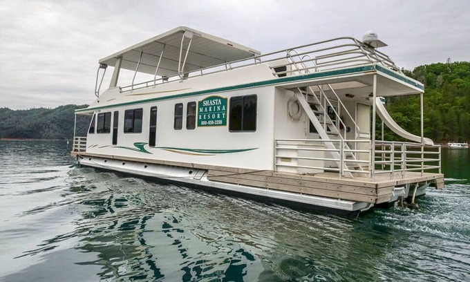 Lakehead Boat Rental | Shasta Marina on the Packers Bay Mirage II houseboat
