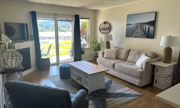 Shawnigan Lake Condo | Shawnigan Lake Beach Front Condo