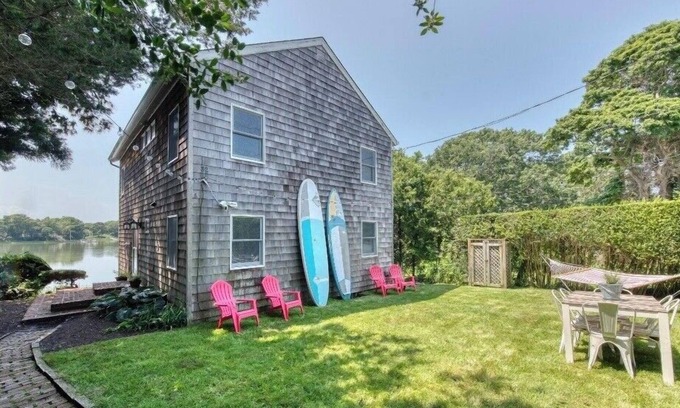 Menantic Creek House | Shelter Island 4 bedroom waterfront home with home office