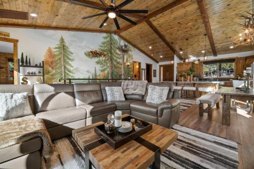 Upper Moonridge House | Shem Shack - Modern, Game Room, Wet Bar, Fire Pit