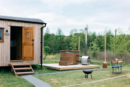 Banbury Other | Shepherd's Huts in Barley Meadow at Spring Hill Farm