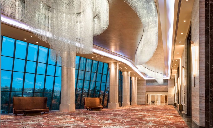 Changchun Hotel | Sheraton Changchun Jingyuetan Hotel