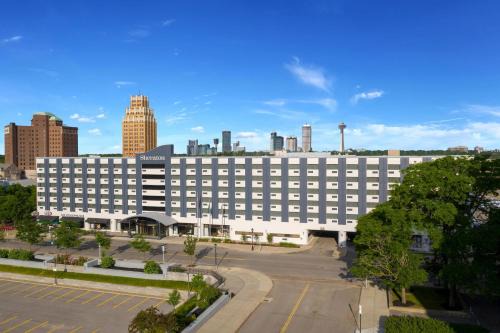 Downtown Niagara Falls Hotel | Sheraton Niagara Falls