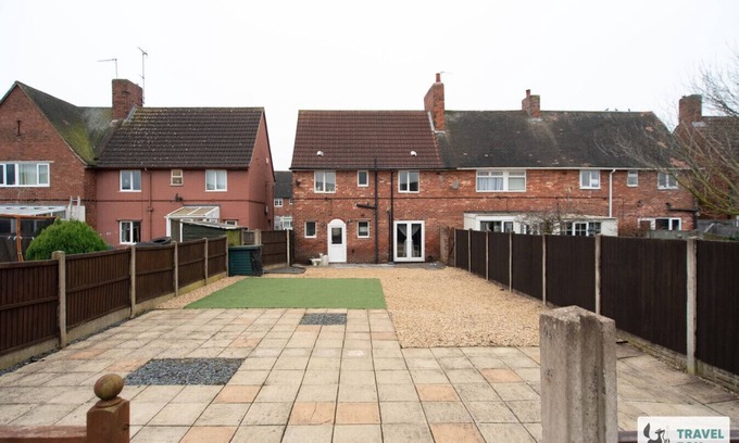 Mansfield House | Sherwood Pines Big Garden