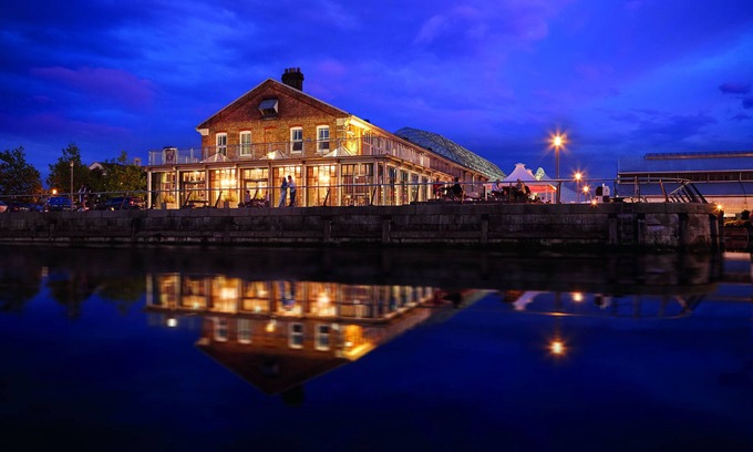 Chatham Hotel | Ship & Trades