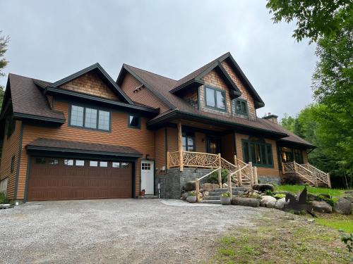 North Creek Apartment | Shiraz House