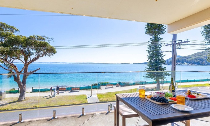 Shoal Bay Apartment | Shoal Towers, 6 -11 Shoal Bay Rd - Air Conditiong - Wifi - Stunning water views & perfect location
