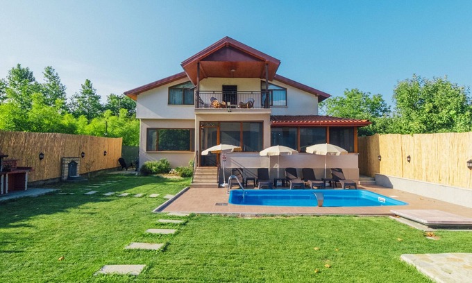 Kartepe Villa | Shore of Sapanca Lake Sepetçi Lakehouse – Nature Lovers’ Dream