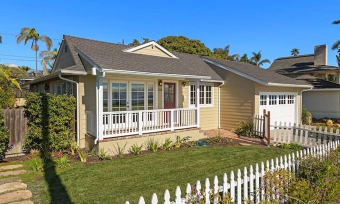 East Mesa House | Shoreline Escape