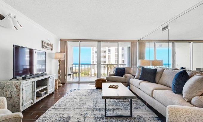 Holiday Isle House | Shoreline Towers 1035