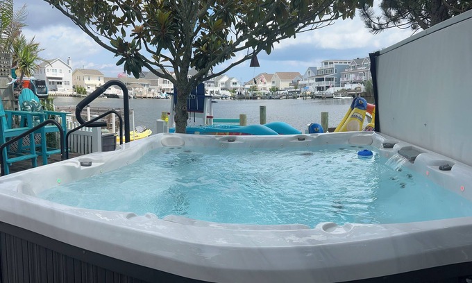 Seaside Heights Villa | Shorely Nice 40'feet private Waterfront XL 2ndFL Jacuzzi Dock Beach Arcade FUN