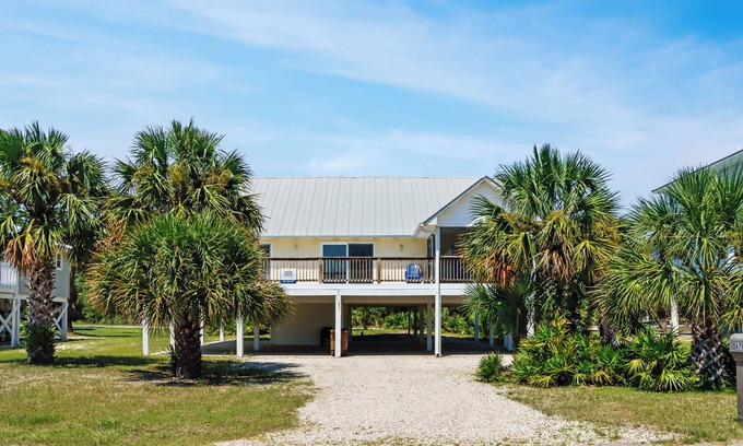 Port St. Joe House | ☀️Short, Easy Walk to Beach | Gulf Views | Papa's Palmetto Place☀️