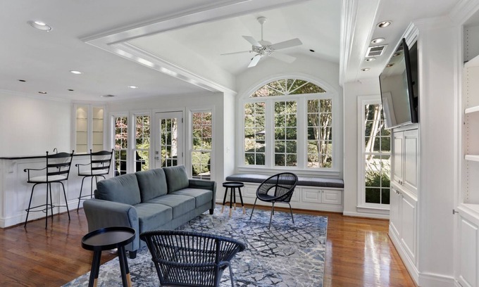 Atlanta House | SHORT /LONG TERM RENTAL OPPORTUNITY NEAR CHASTAIN PARK WITH A POOL!