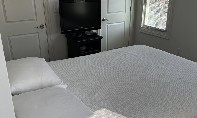 Short North House | Short North Custom Built Home! Steps from High Street