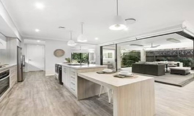 Pearl Beach House | Short walk to beach + pet friendly