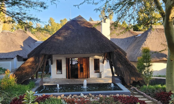 Greater Johannesburg Metropolitan Area Cabin | Shumba Valley Lodge Lanseria Airport