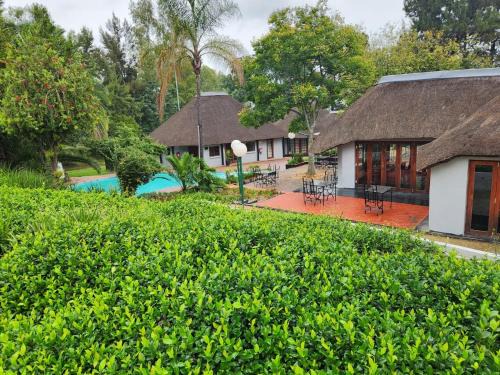 Greater Johannesburg Metropolitan Area Cabin | Shumba Valley Lodge Lanseria Airport