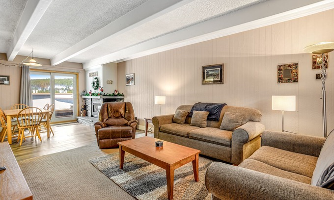 Warrior's Mark Condo | Shuttle to lifts from condo w/panoramic views