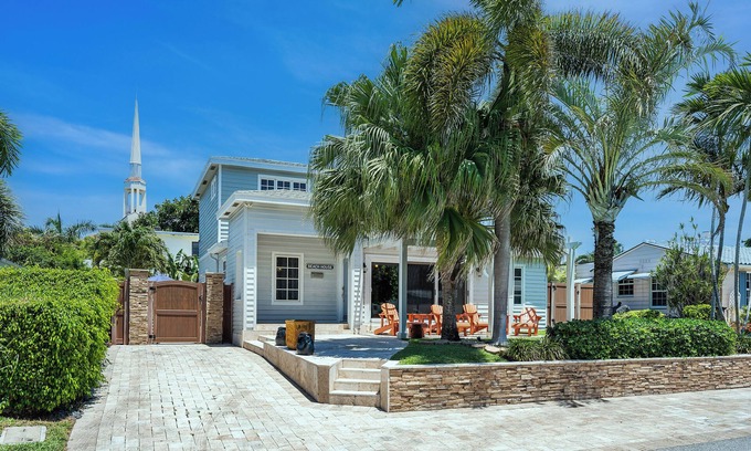 Delray Beach House | Side-by-Side Bliss – 2 Delray Beach Homes one block to beach & Atlantic Ave!
