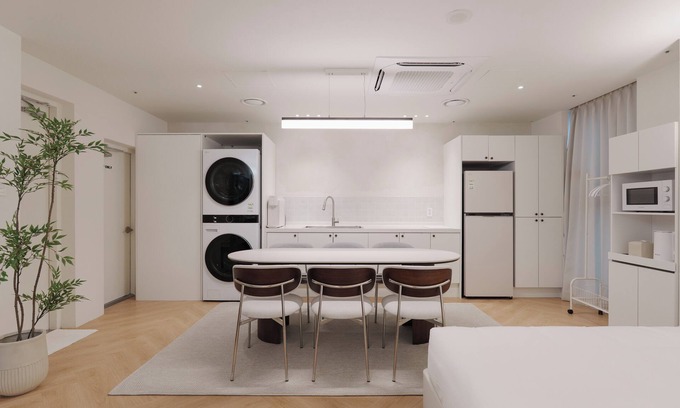 Sogong-dong Apartment | Siena. Korean skincare, 1mins Olive young, 5mins Myeongdong, Hotel spa, Shopping