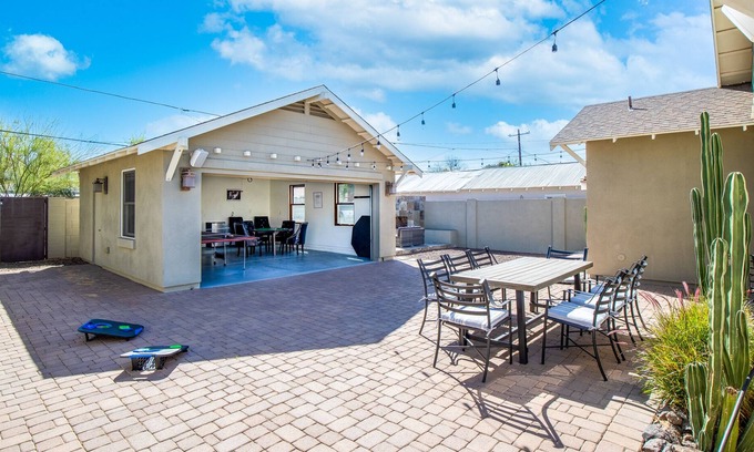 Coronado House | SIGNS OF SUMMER: HOT TUB + PING PONG + POKER TABLE