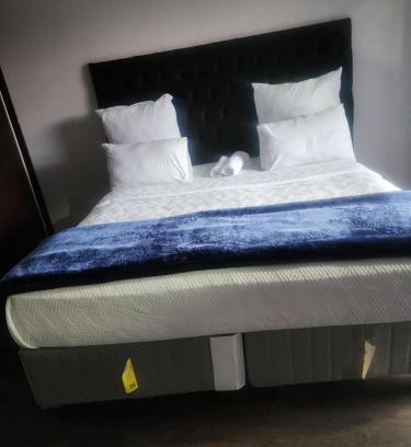 Greater Johannesburg Metropolitan Area House | Silent corner guest house