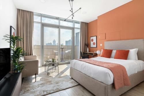 Bur Dubai Apartment | Silkhaus modern studio with Burj Khalifa view in DIFC