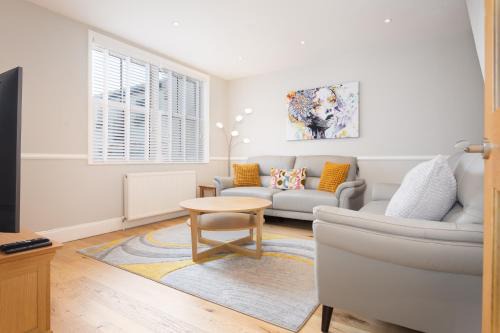 Brighton House | Sillwood Mews - With Free Parking