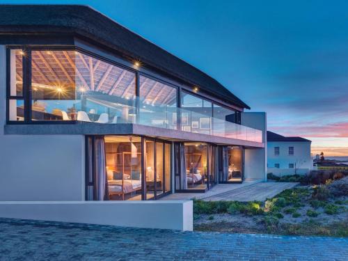 Shelley Point Apartment | Silver Bay Villa