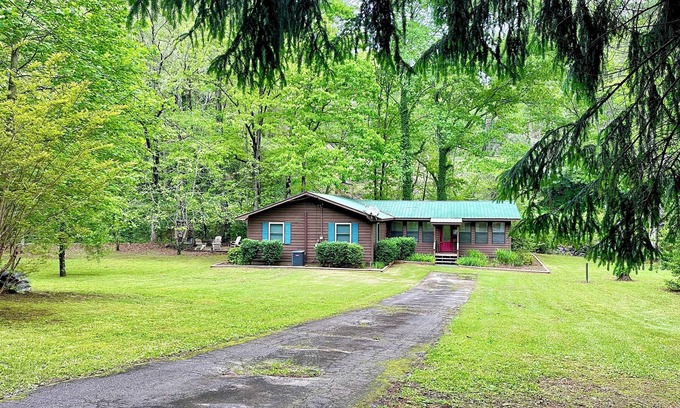 Robbinsville House | Silver's Snowbird Cabin