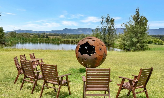 Rothbury House | Silver Springs 6br Luxury Homestead with Wifi, Pool. Fireplace, Views, Olives and Space