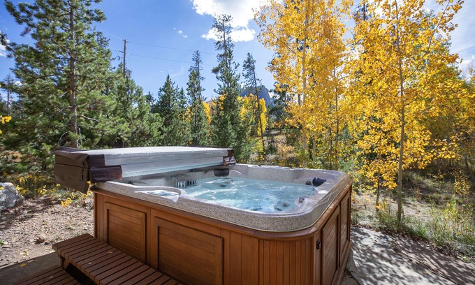 The Reserve House | Silverbell Chalet: Private Hot Tub, Mountain Views
