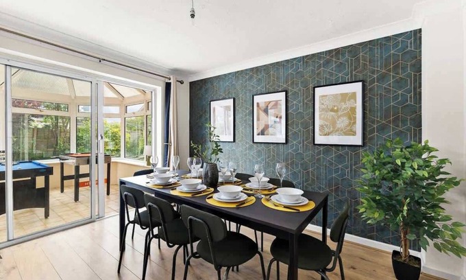 Cheltenham House | Silverwood House, Cheltenham