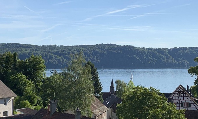 Ueberlingen Apartment | Silvia’s Apartment 2 with a lake view