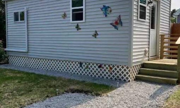 Rockland House | Simplicity-Just what you need! STR24-20