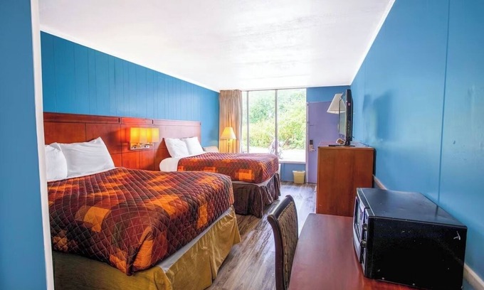 Kernersville Hotel | Simplify Travel with Convenient Room Near Piedmont Triad Airport