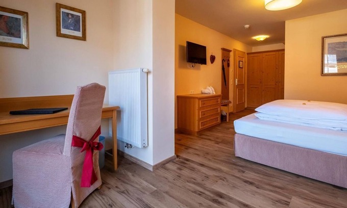 Fuschl am See House | Simply being - Junior suite with balcony "Back then" M - Vogl's Nest