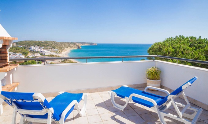 Salema Villa | SIMPLY SALEMA - LUXURY OCEANFRONT VILLA - HEATED POOL - AIR CON - ROOF TERRACE