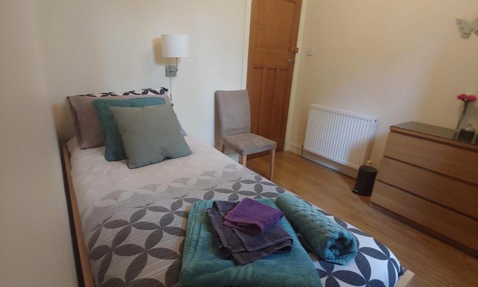 Craigleith House | Single-Double Bedroom close to city center